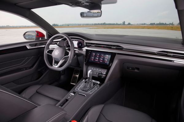 Volkswagen Arteon обновили после начала продаж в России