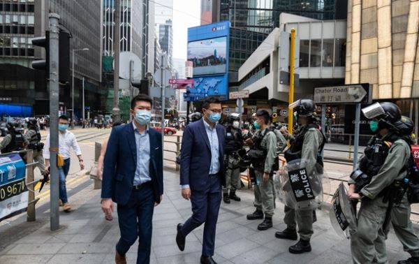 Соцсети и интернет-компании отказались передавать данные властям Гонконга