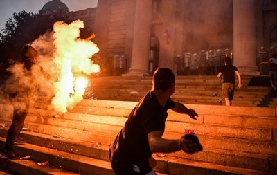В Сербии не утихают связанные с пандемией протесты