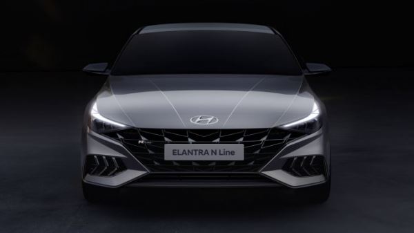 "Заряженный" седан Hyundai Elantra N Line показали на официальных изображениях